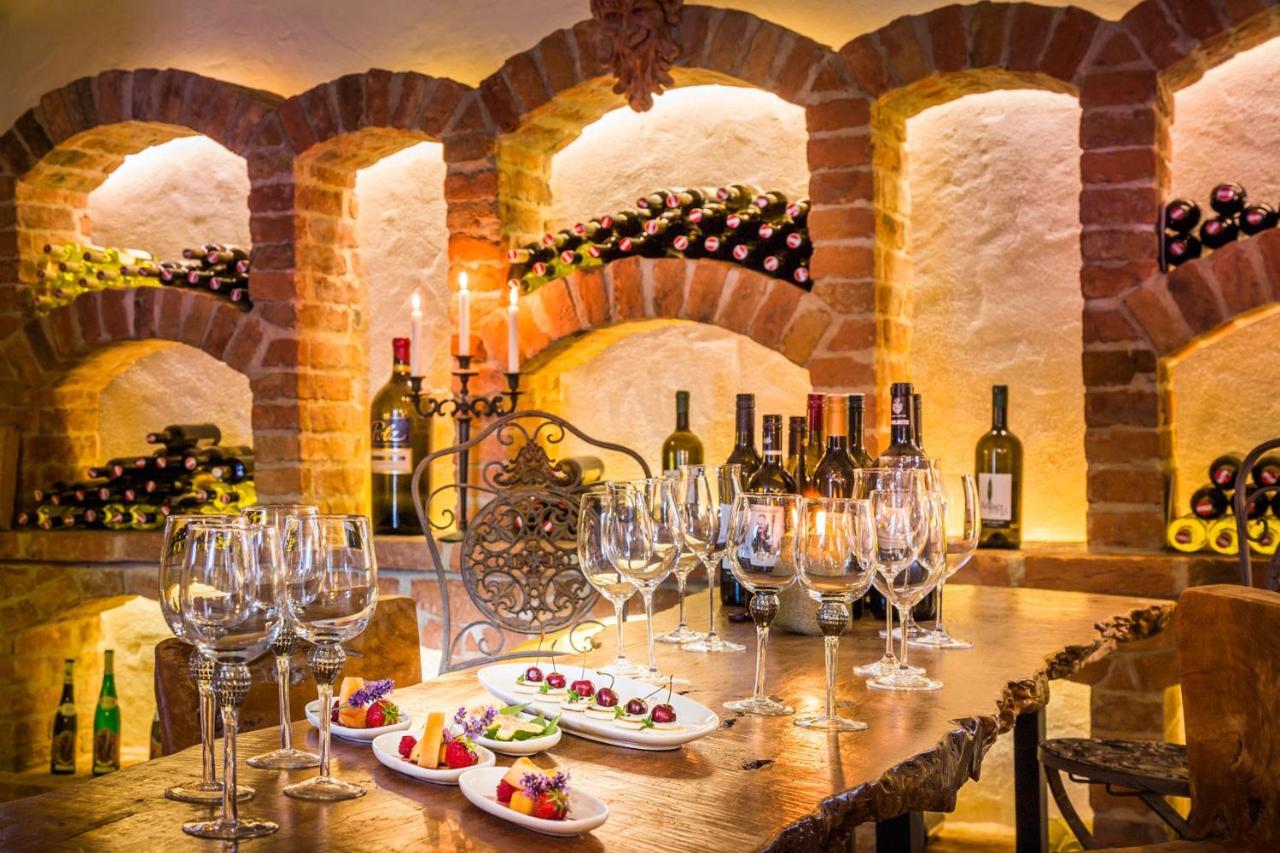 Golden Hill Country Chalets & SuitesWaldschach エクステリア 写真