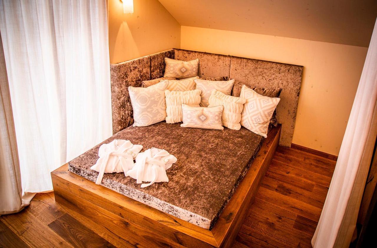 Golden Hill Country Chalets & SuitesWaldschach エクステリア 写真