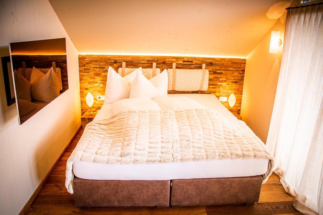 Golden Hill Country Chalets & SuitesWaldschach エクステリア 写真