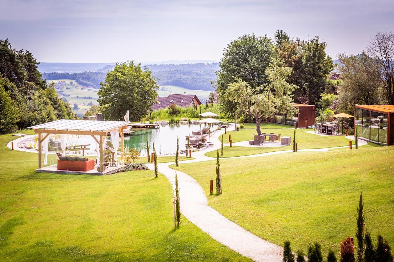 Golden Hill Country Chalets & SuitesWaldschach エクステリア 写真